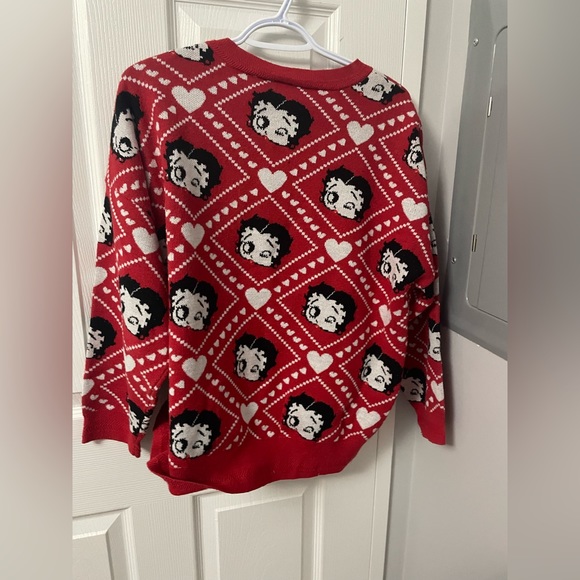 Cute Betty Boop sweater - Picture 2 of 3